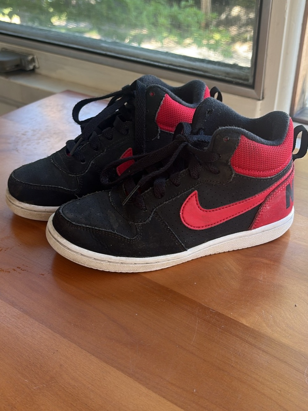 Nike Kids High-Top Sneakers in Black and Red